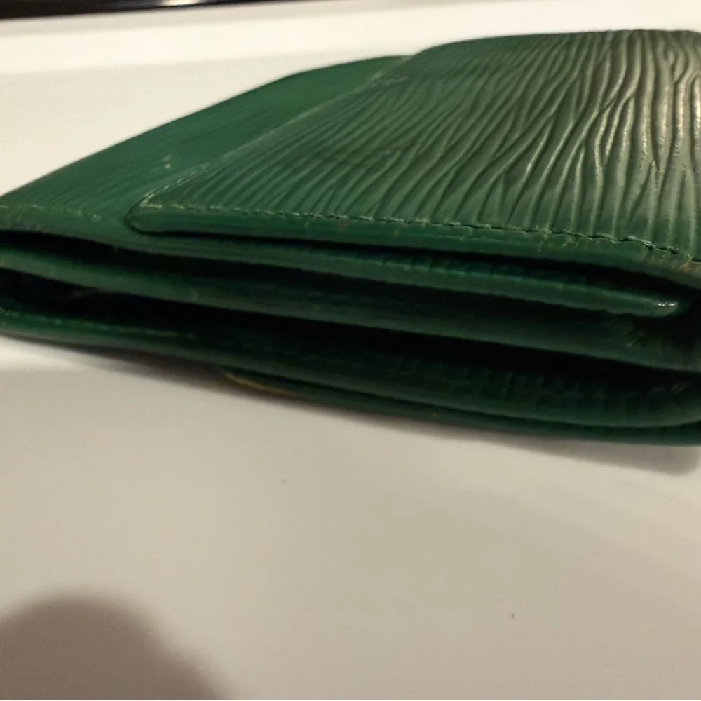 Louis Vuitton Bamboo Green Epi Leather Porte Billes Compact Wallet
